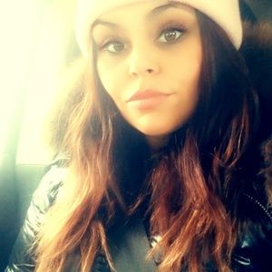 Meet your Posher, Casey